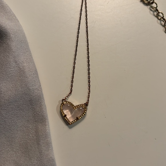Kendra Scott pink heart necklace w dust bag - Picture 2 of 10